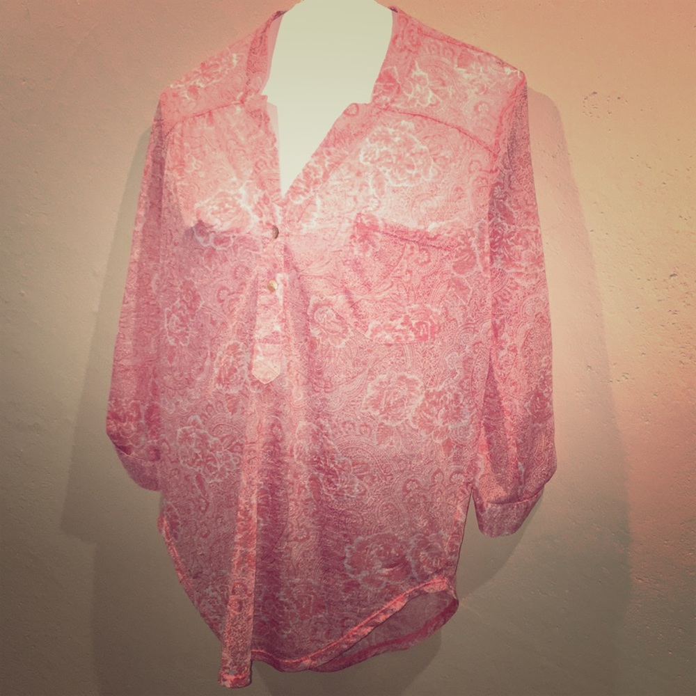 Lightweight lose fitting blouse